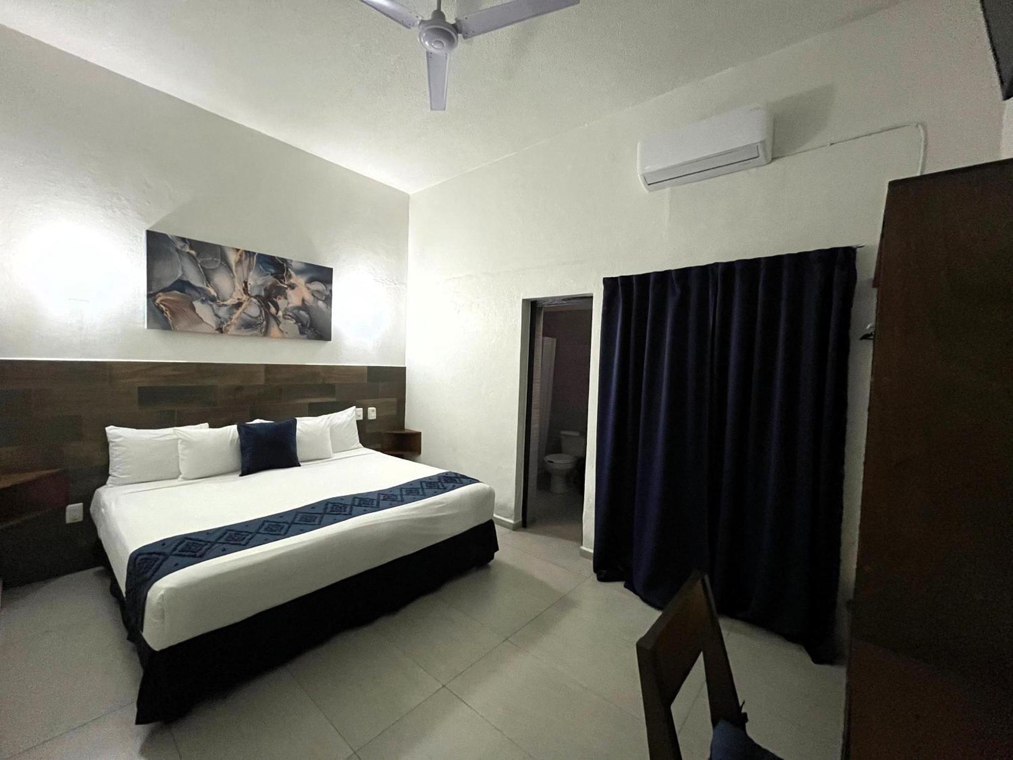 Hotel Juarez 70 Colima Eksteriør billede
