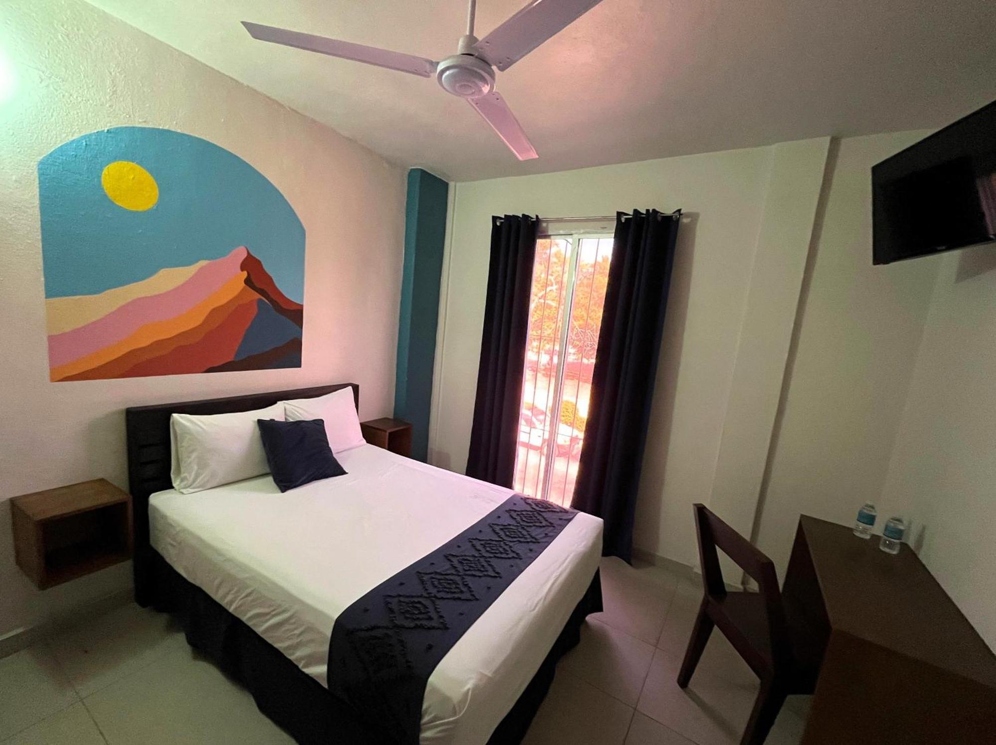 Hotel Juarez 70 Colima Eksteriør billede