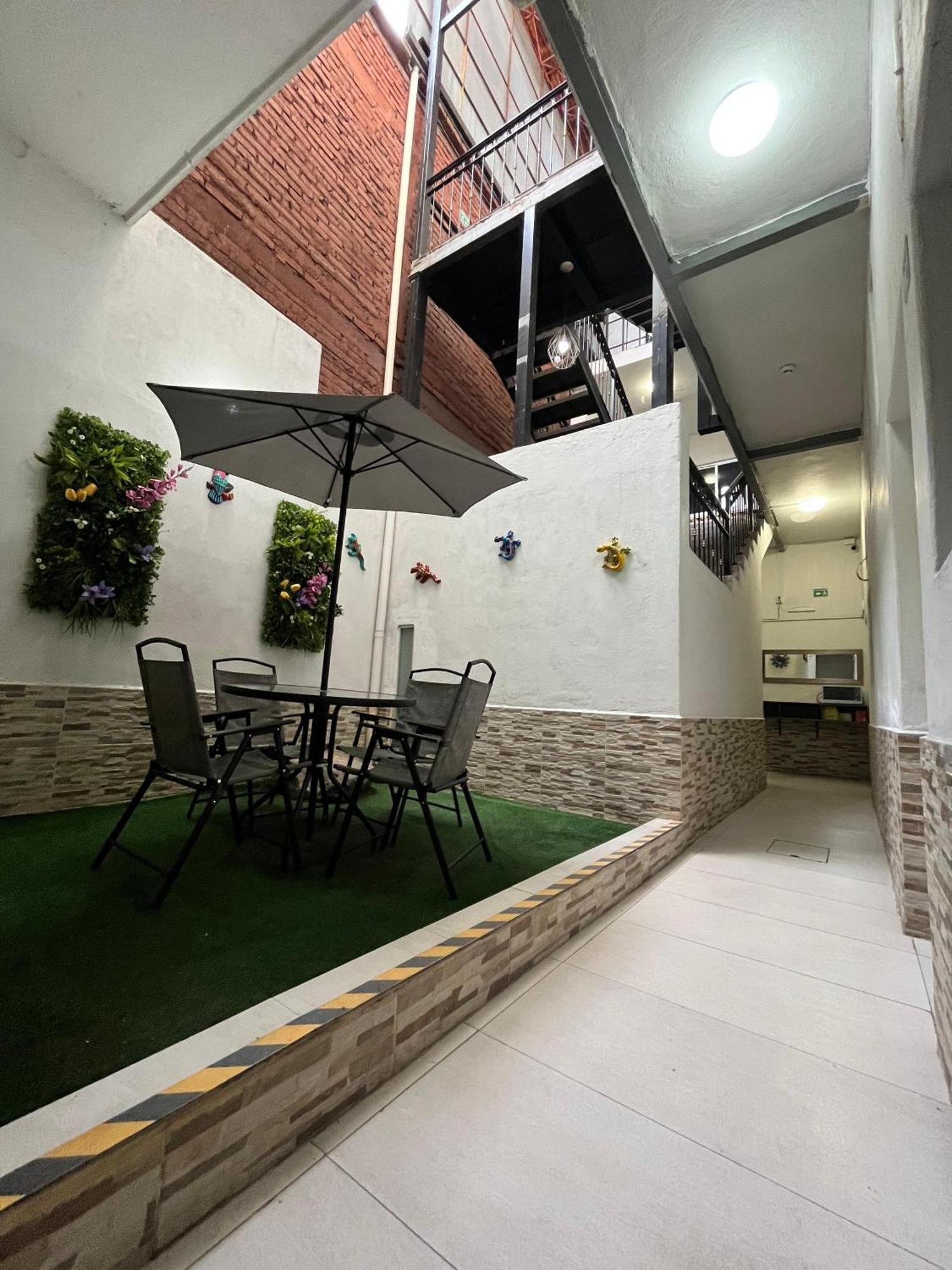 Hotel Juarez 70 Colima Eksteriør billede